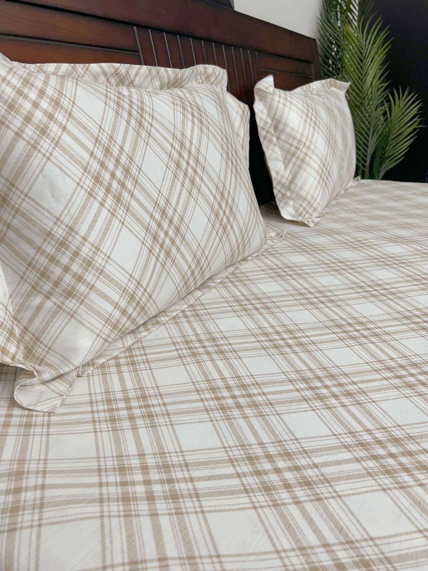 Stripe Elegance - 300 TC, Superior Cotton, King Size Bedsheet Set
