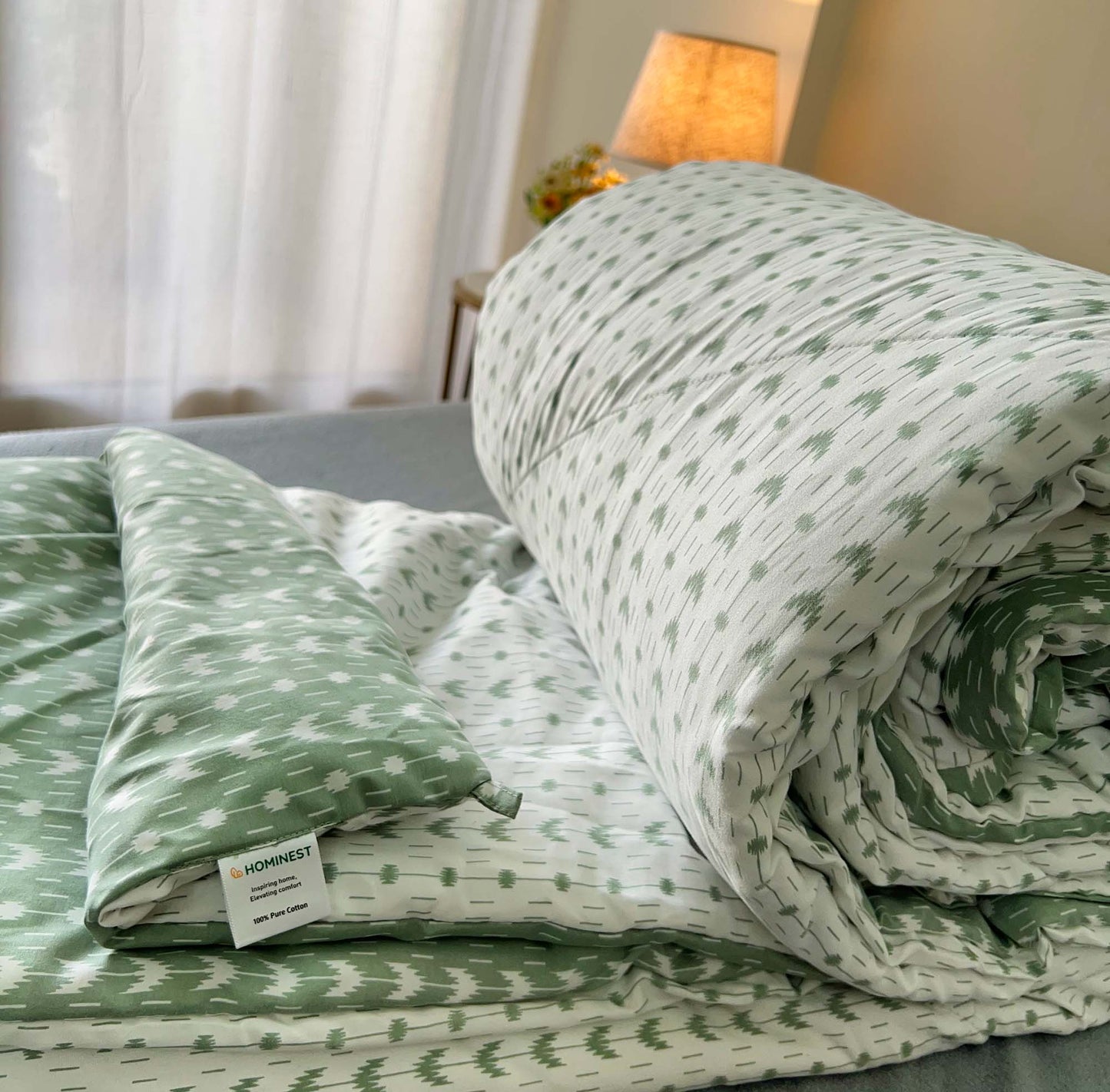 Green and white hues - Comforter