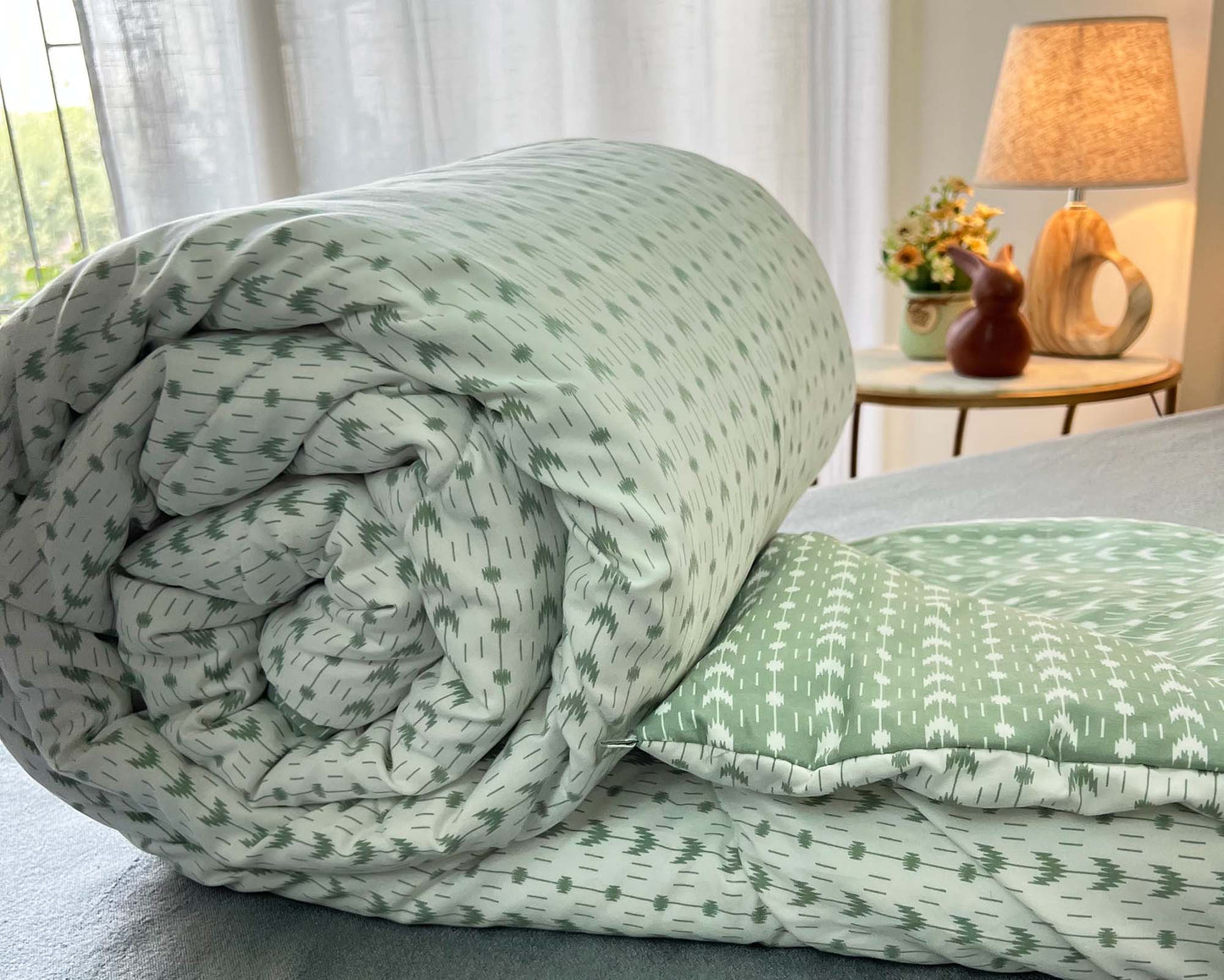 Green and white hues - Comforter